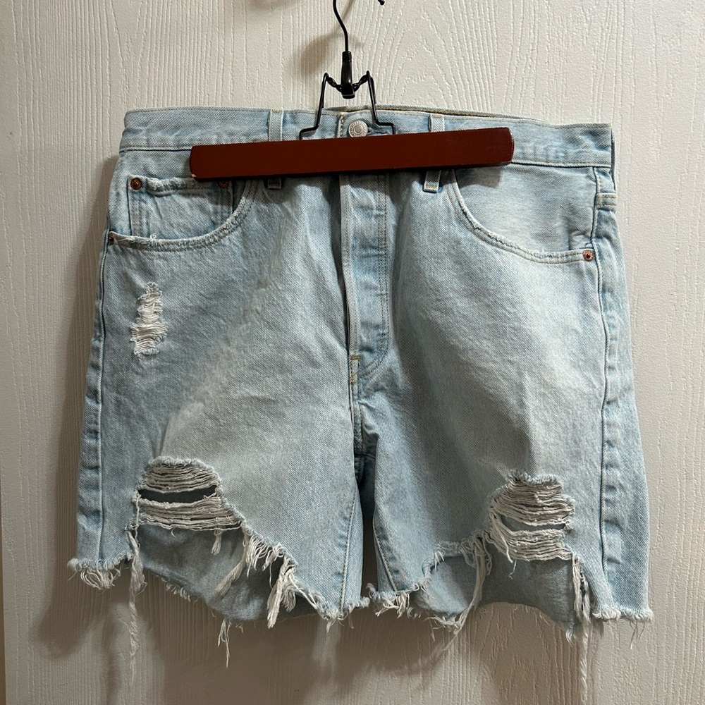 Levi's 501 Light Blue Denim Jeans